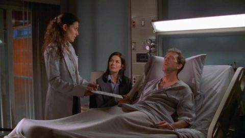 1482157337-house-before-surgery-s01e21-triangle